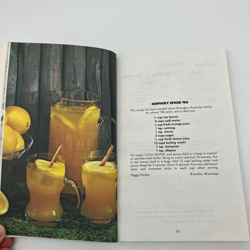 Vtg Northside Realty Cookbook Fine Recipes Celebrity Favorites Classic Community